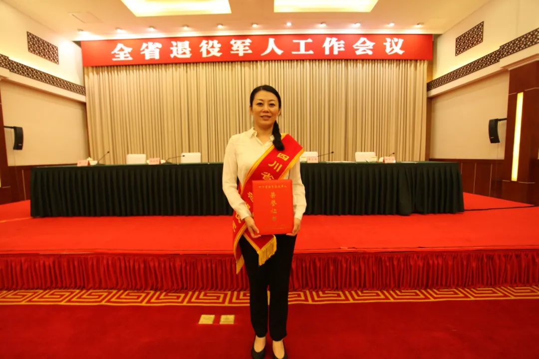 baec3ea8aee4f5bca31407deb6dfcea6.jpg