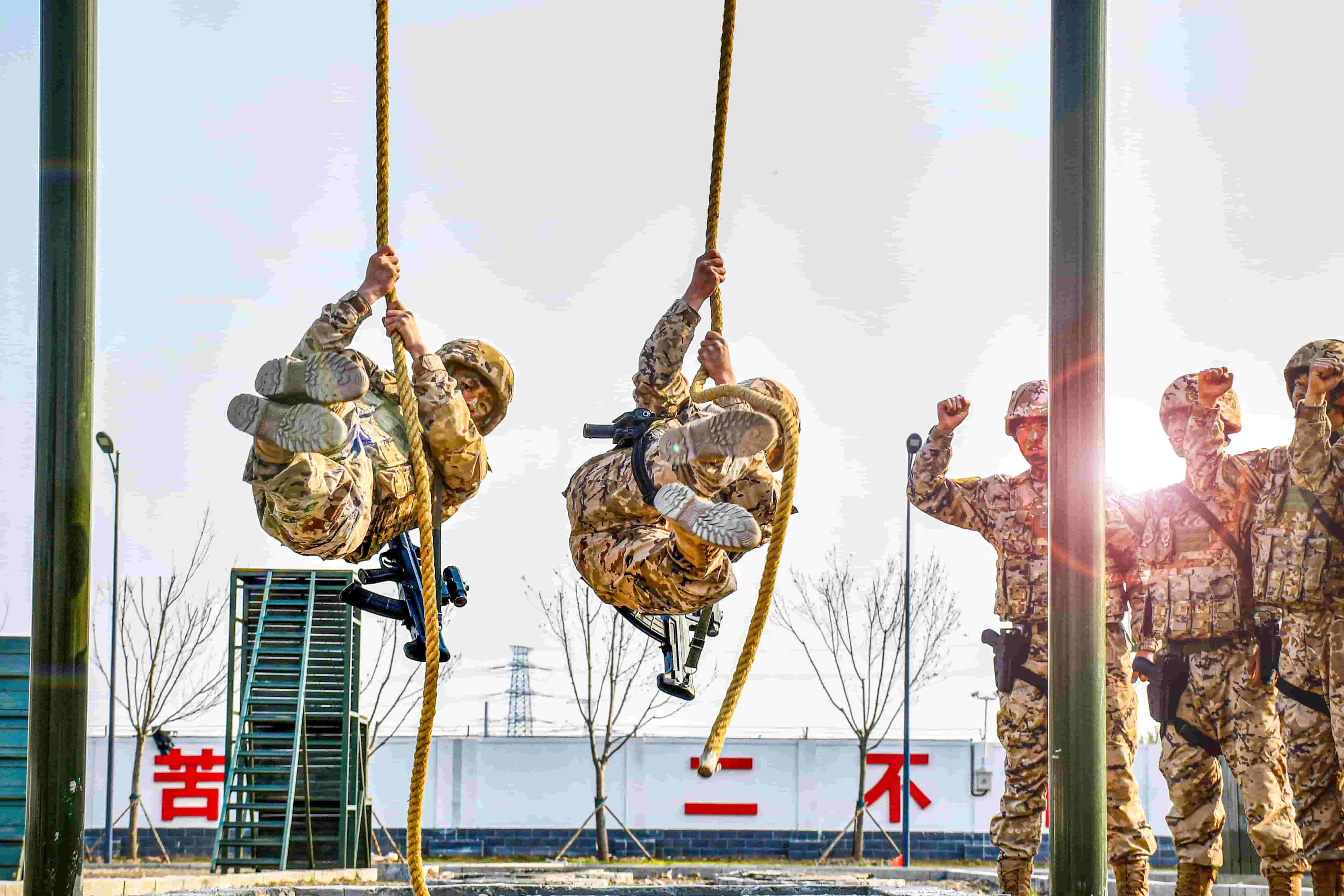 5武警天津总队执勤一支队官兵迅速切换状态,以昂扬姿态全面投入新年度工作训练。王良 摄.jpg